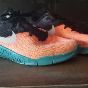 Nike sneakers, big boy/men sz 8, multi-colored